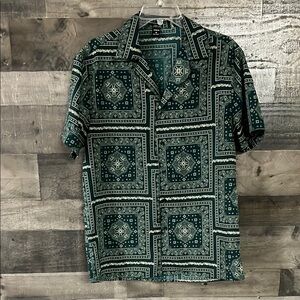 Men's Green Bandana Patterned Button Down Shirt